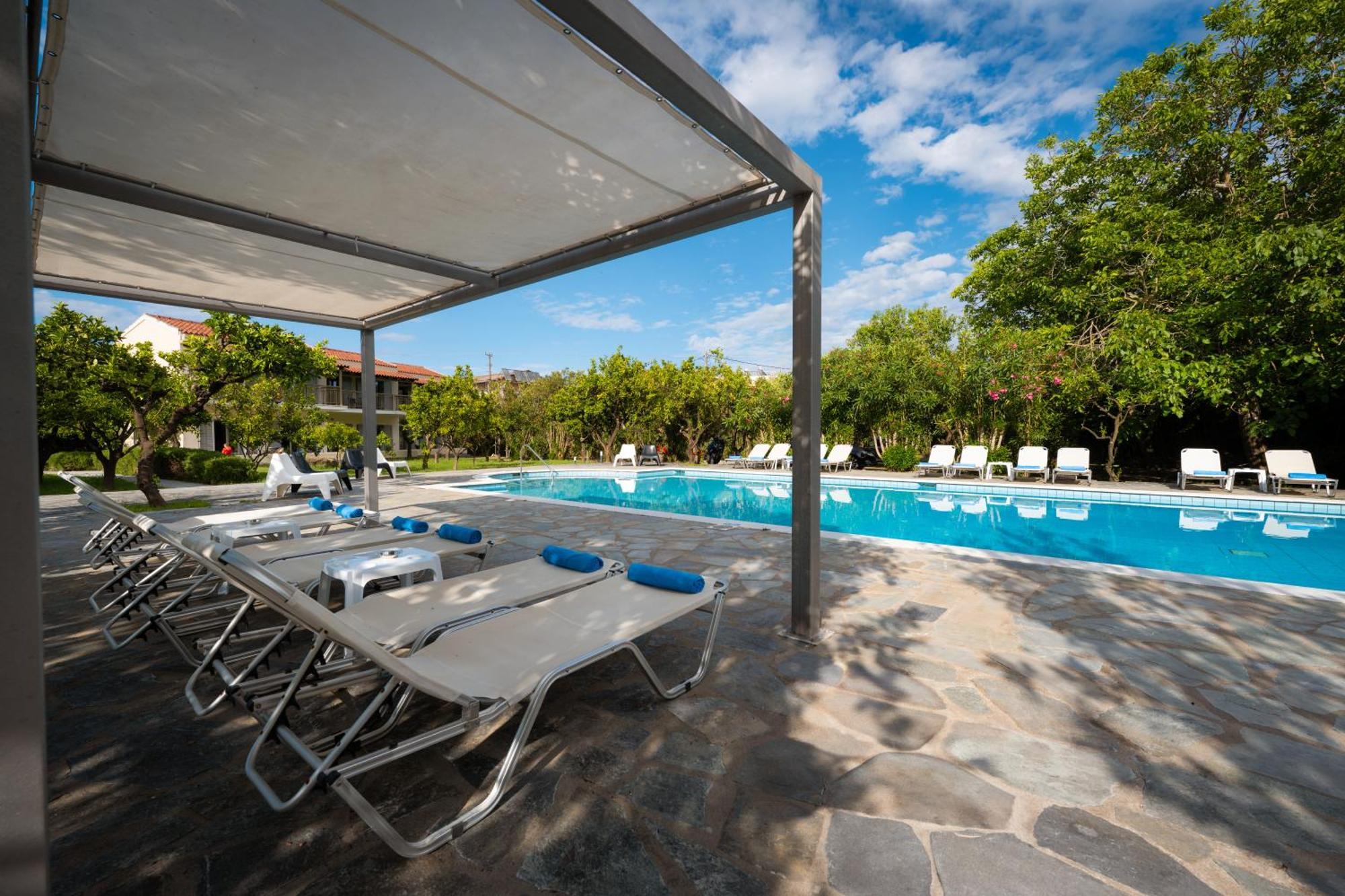 Orange Grove Suites Mpenitses Eksteriør billede