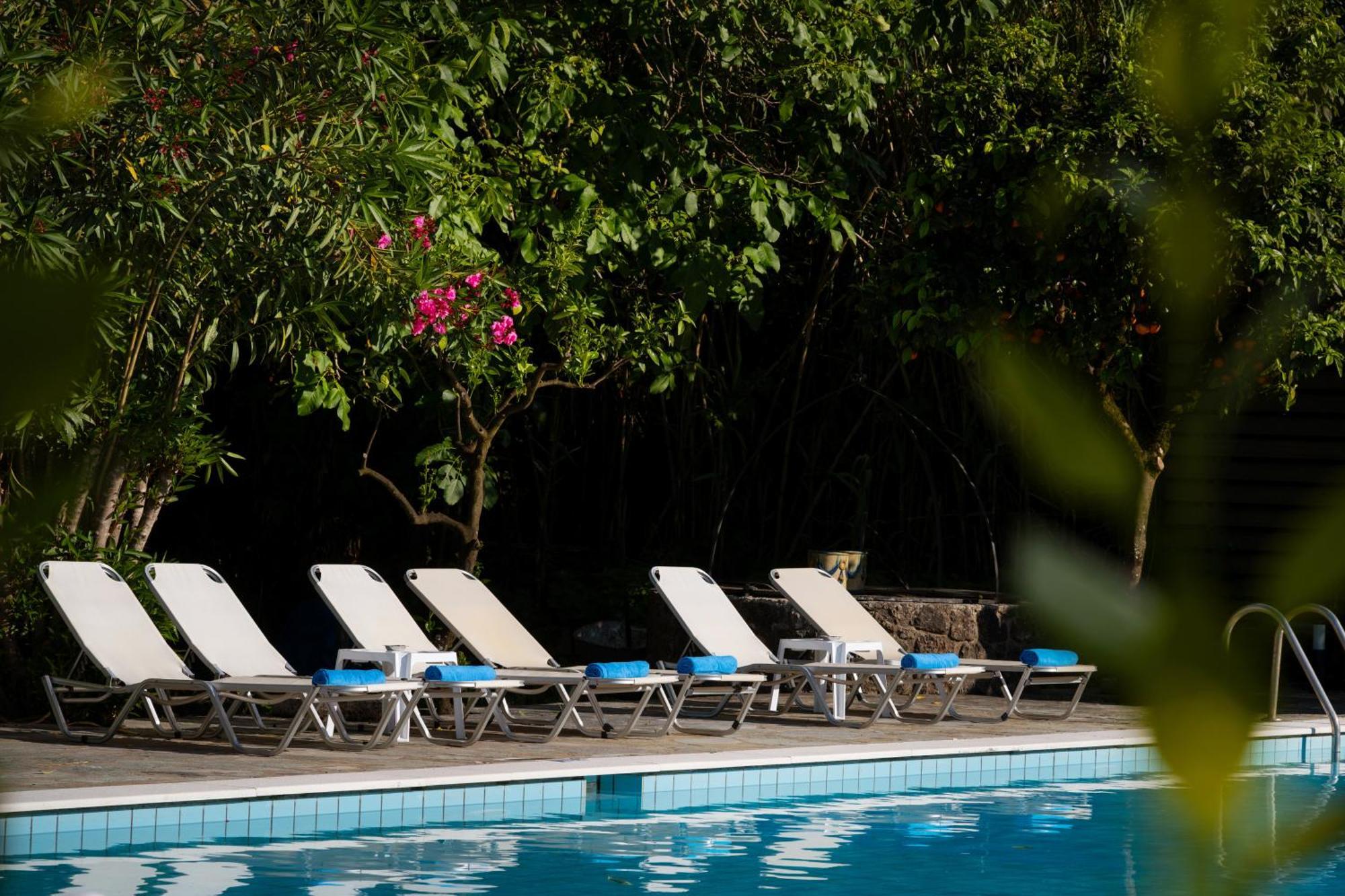 Orange Grove Suites Mpenitses Eksteriør billede