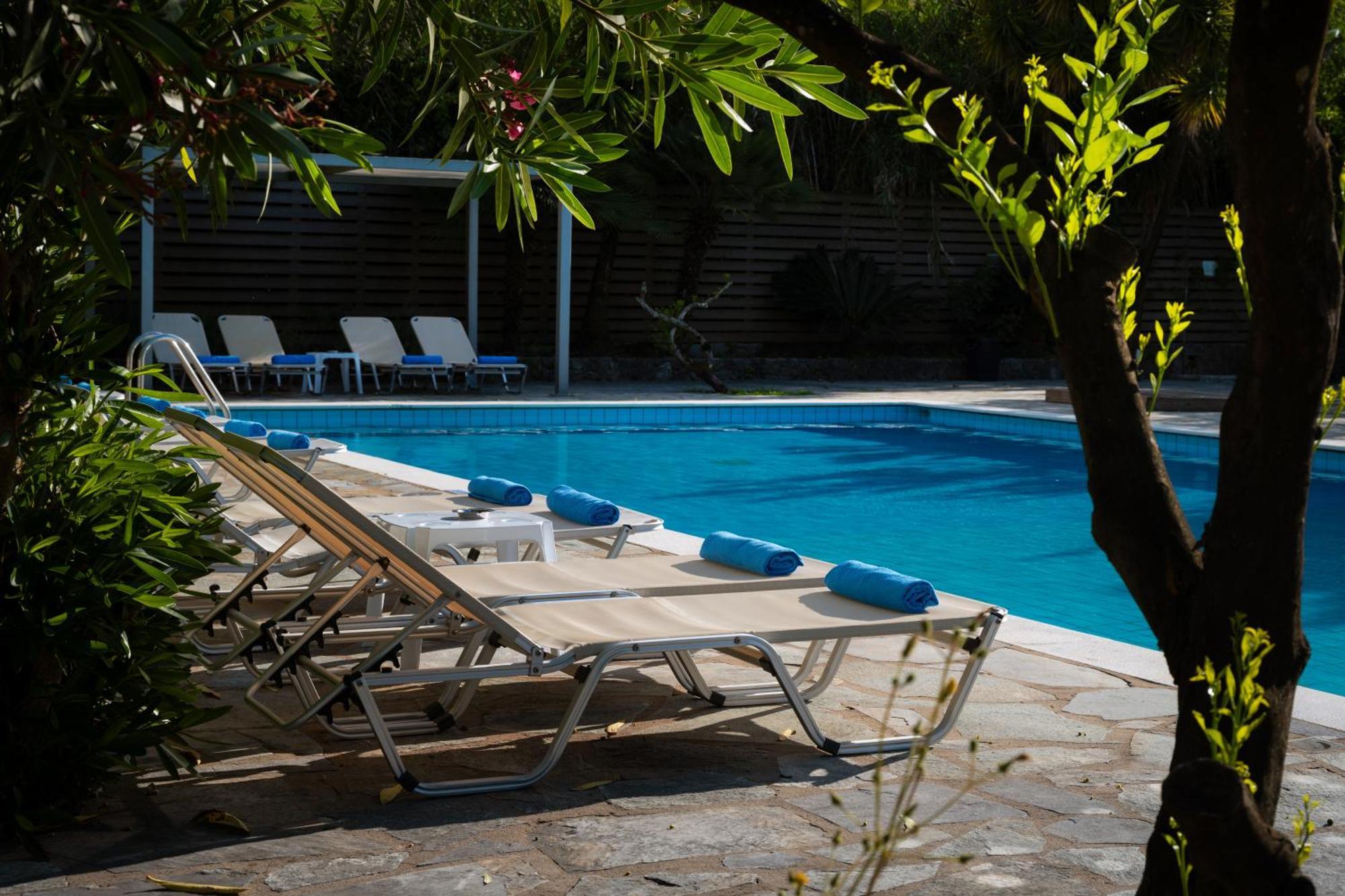 Orange Grove Suites Mpenitses Eksteriør billede