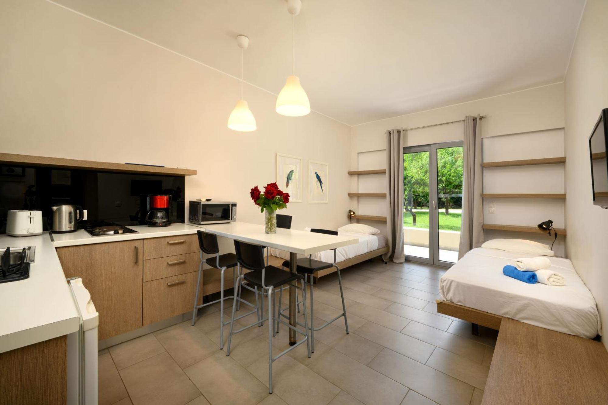 Orange Grove Suites Mpenitses Eksteriør billede